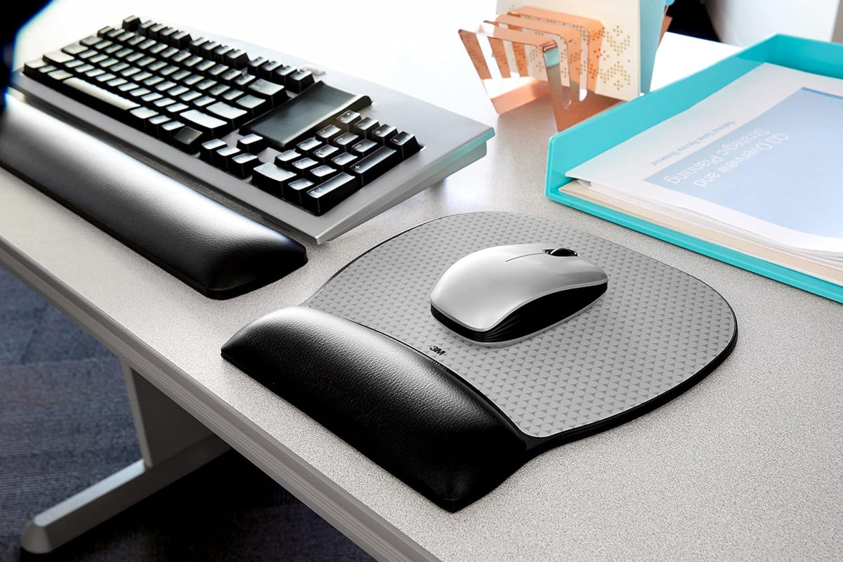 Precise Mouse Pad with Wrist Rest